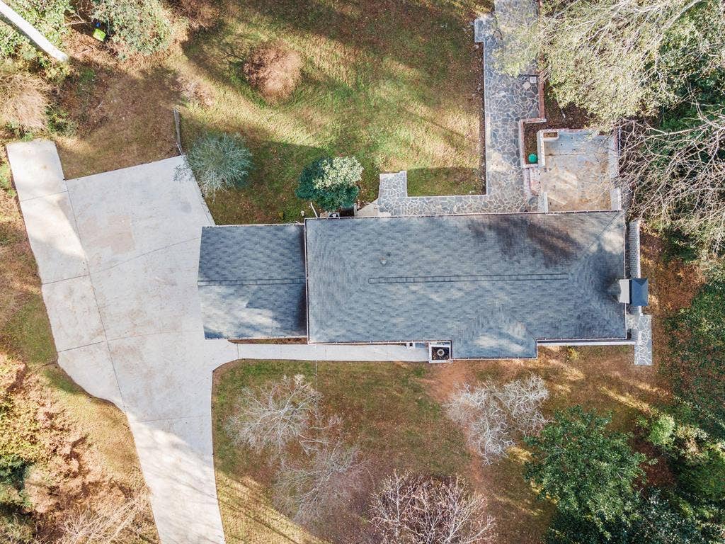 6 BR in Austell