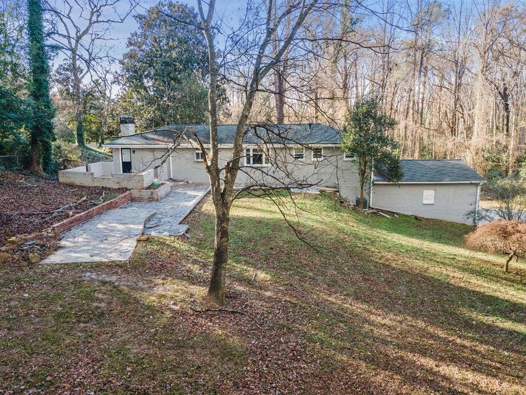 6 BR in Austell