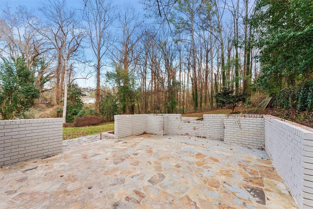 6 BR in Austell