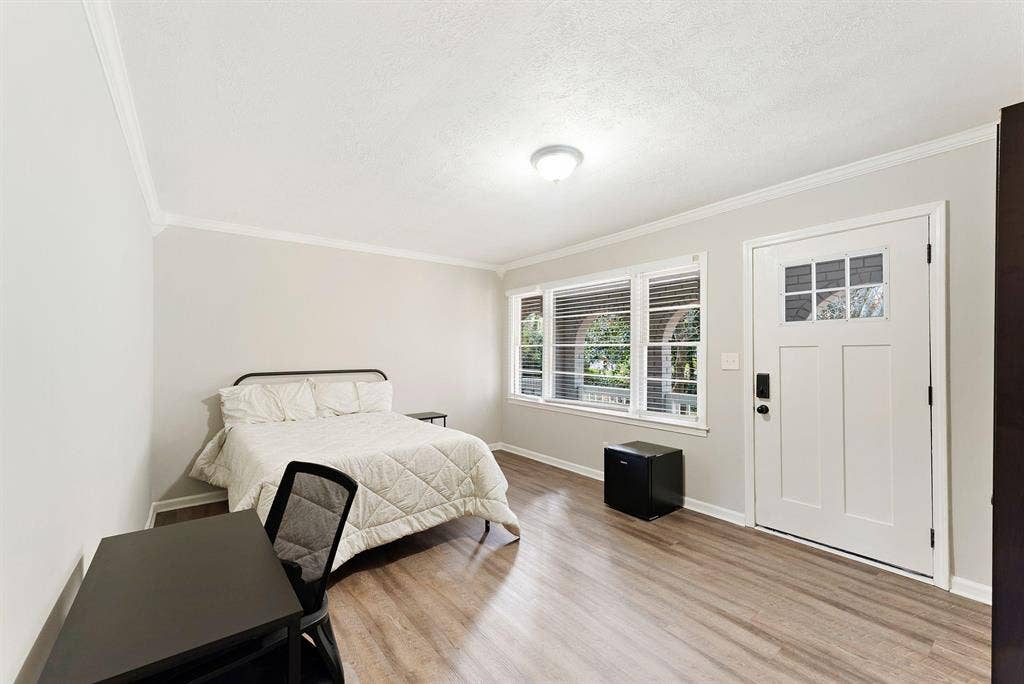 6 BR in Austell