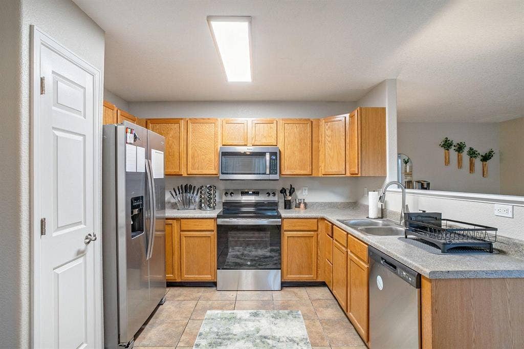 5 BR in Thornton