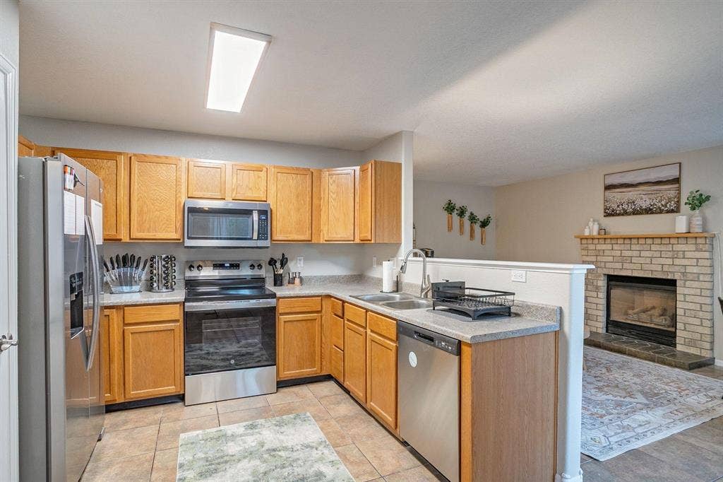 5 BR in Thornton