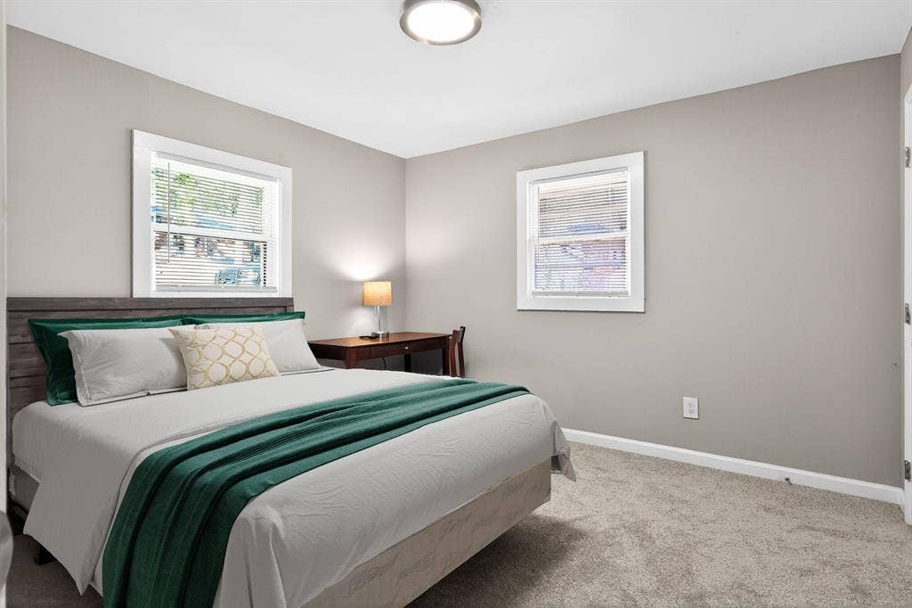 4 BR in East Point