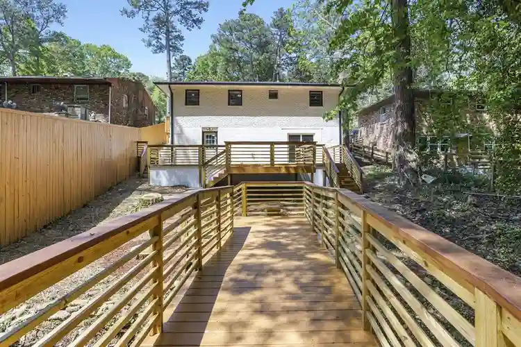 4 BR in East Point