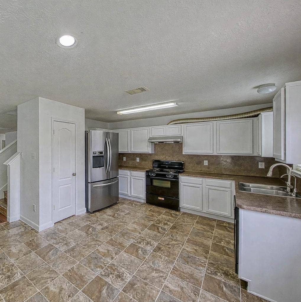 4 BR in Cypress