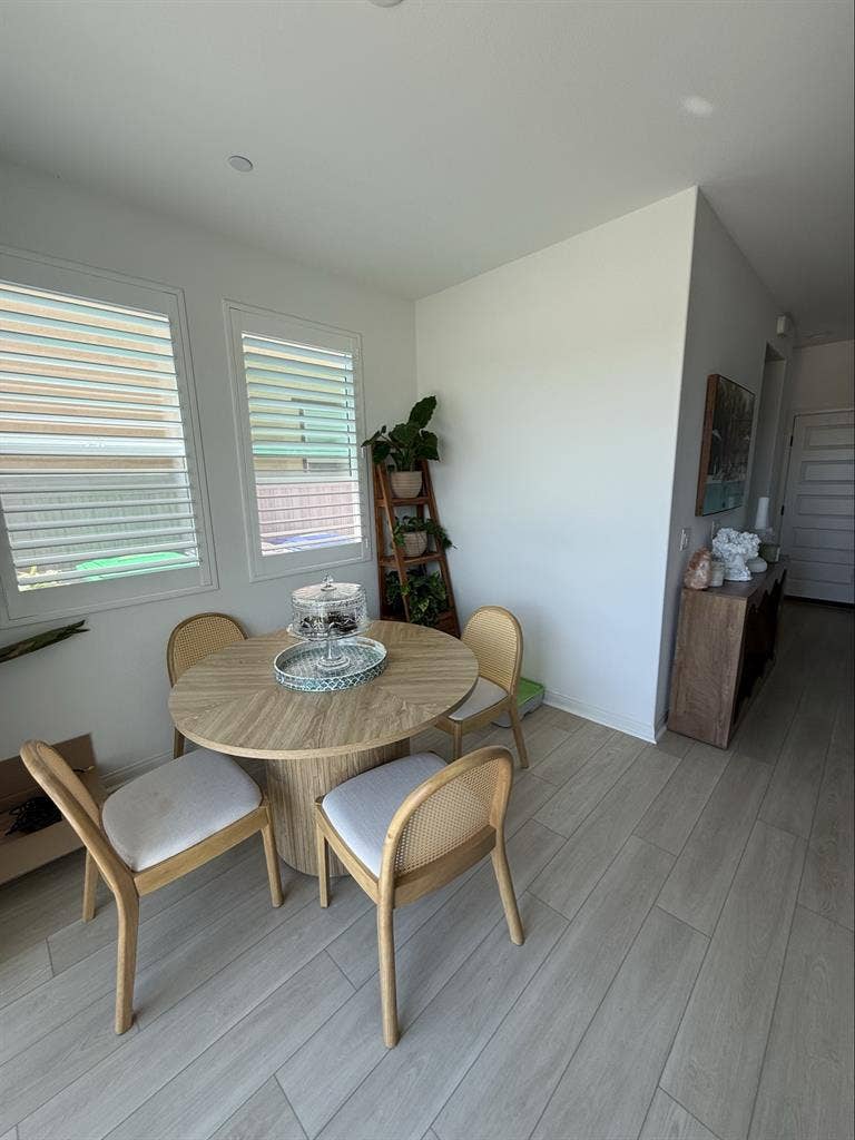Room for rent in RMV - Female only
