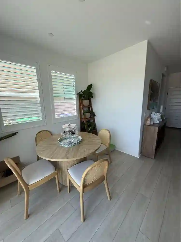 Room for rent in RMV - Female only
