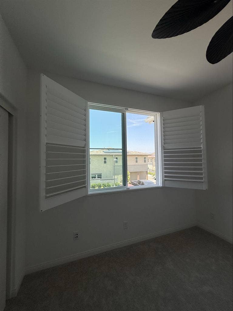 Room for rent in RMV - Female only