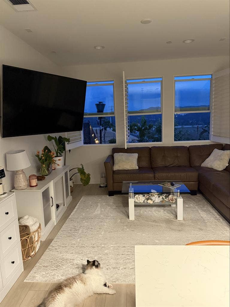 Room for rent in RMV - Female only