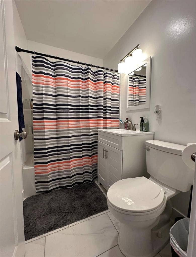 Looking for new roommate