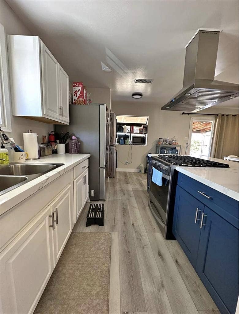 Looking for new roommate