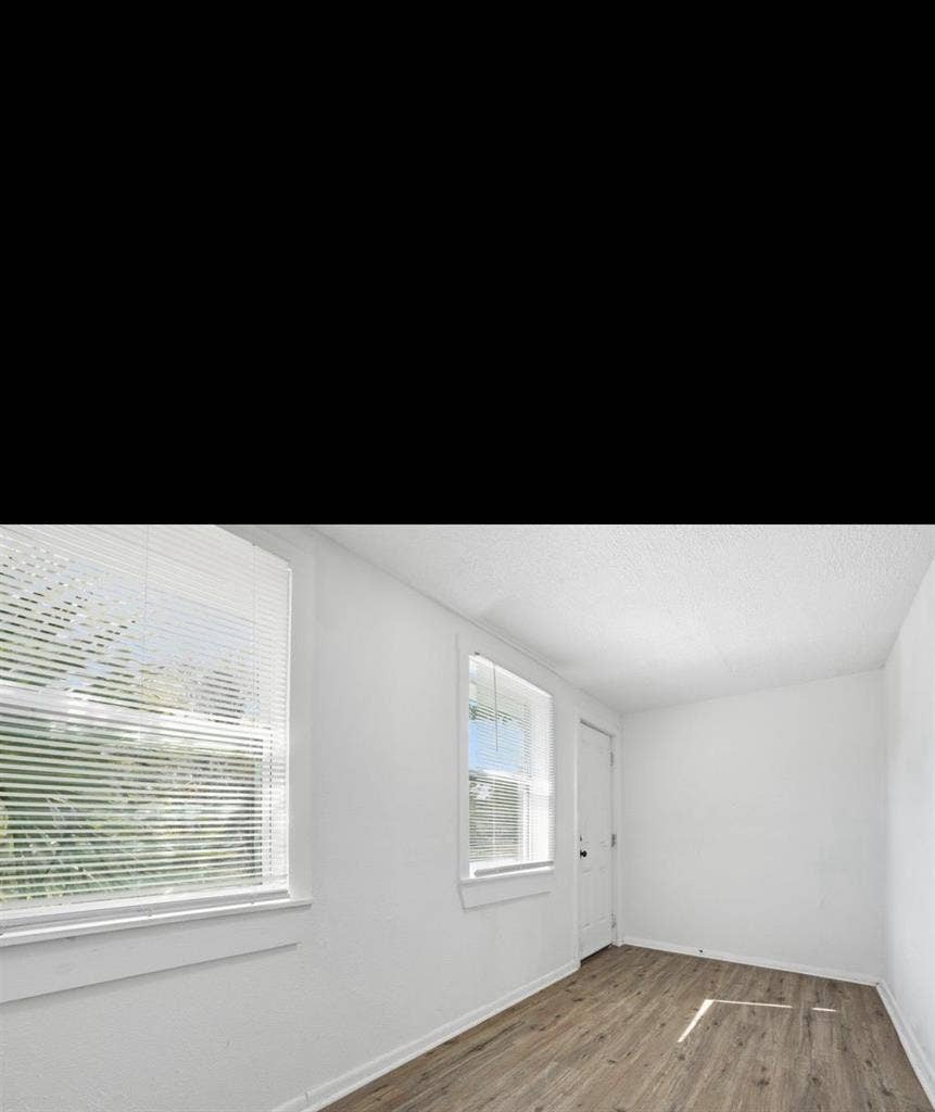 2 Beds/1 Bath MOVE IN READY!