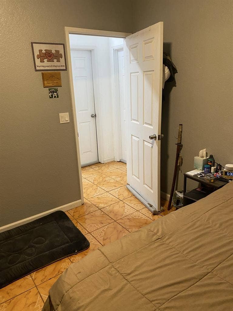 Unfurnished Room With Example Pics