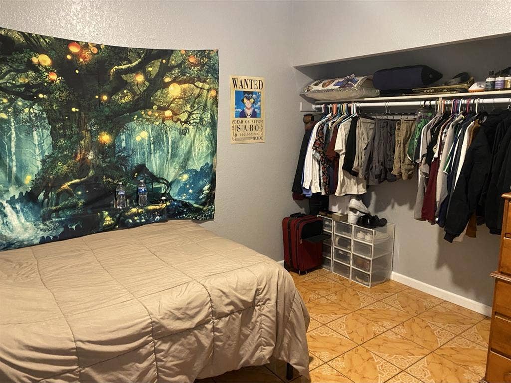 Unfurnished Room With Example Pics