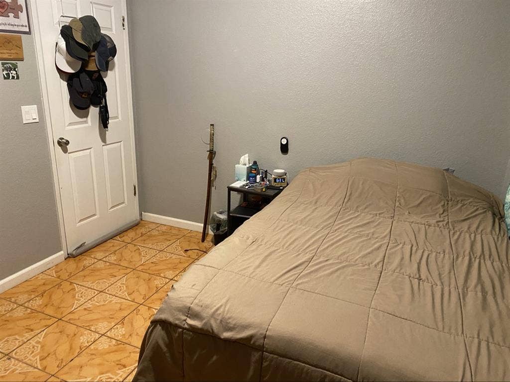 Unfurnished Room With Example Pics