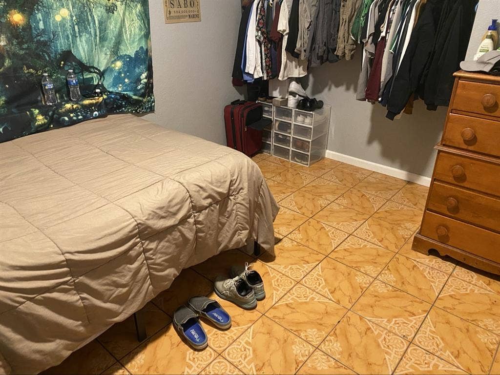Unfurnished Room With Example Pics