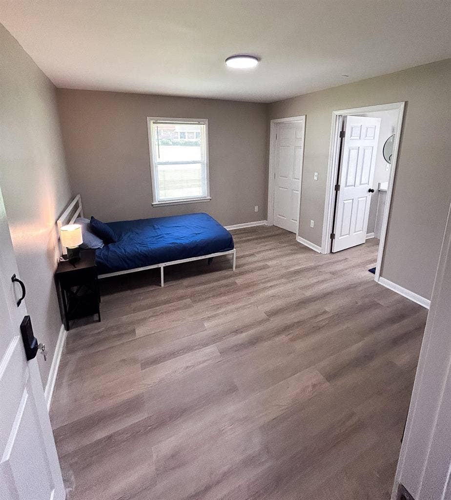 8 BR in Decatur