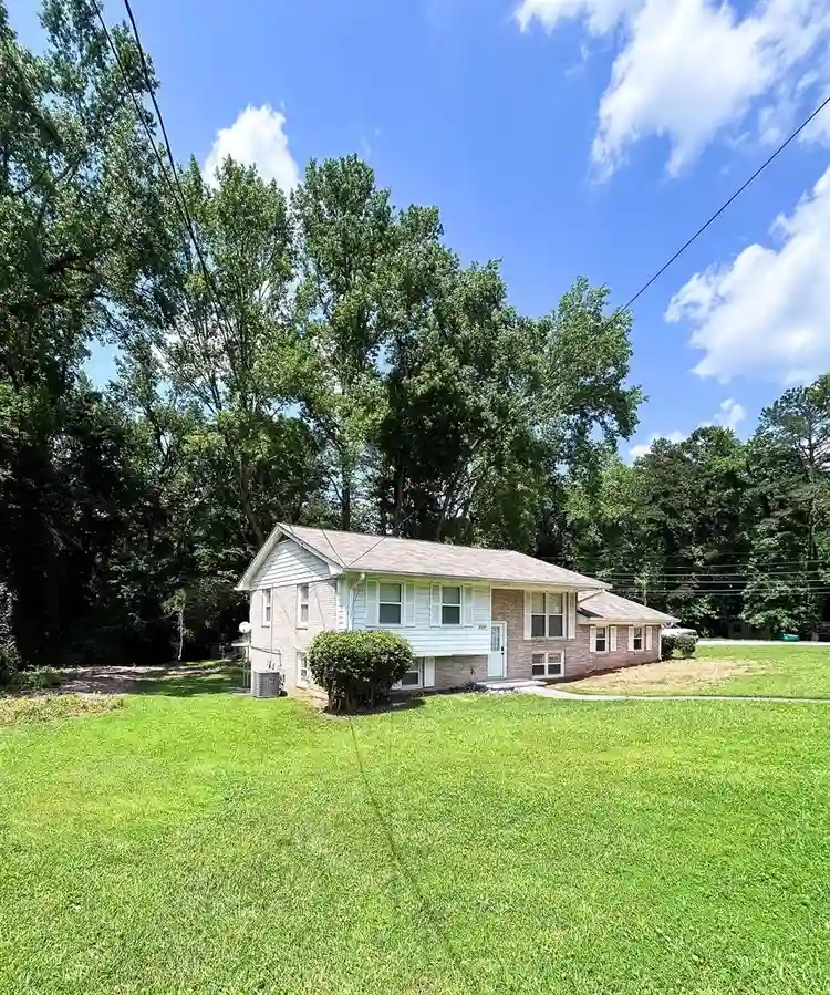 8 BR in Decatur