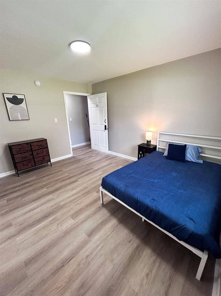 8 BR in Decatur
