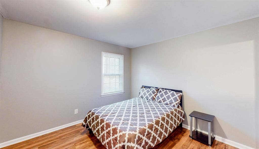 9 BR in College Park