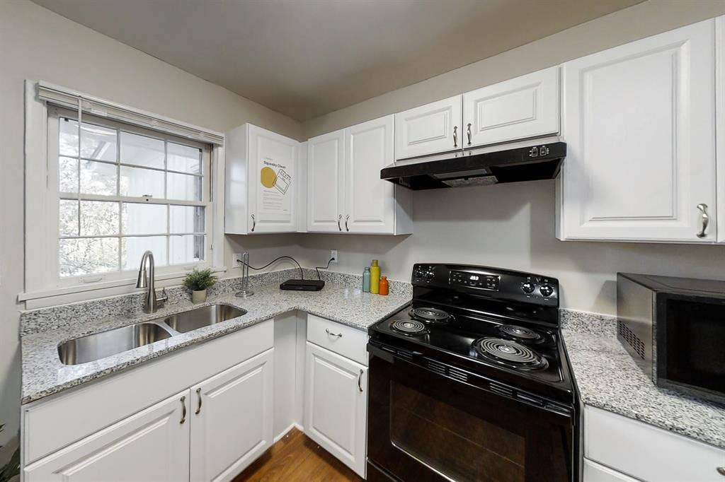 10 BR in College Park