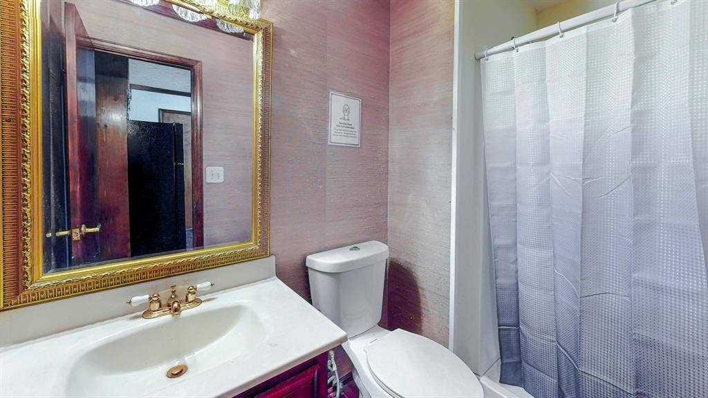 9 BR in Riverdale