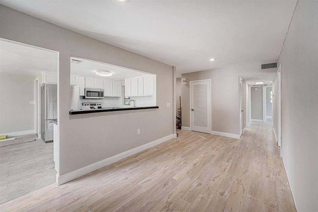 8 BR in Lakeland