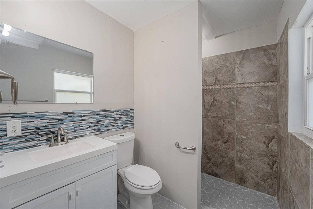 8 BR in Lakeland