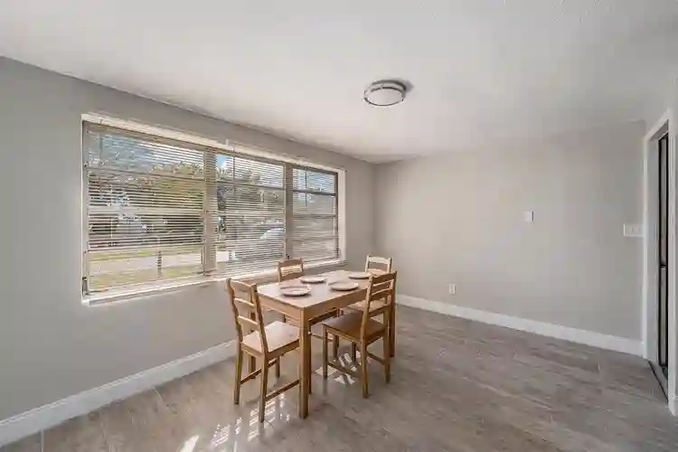 8 BR in Lakeland