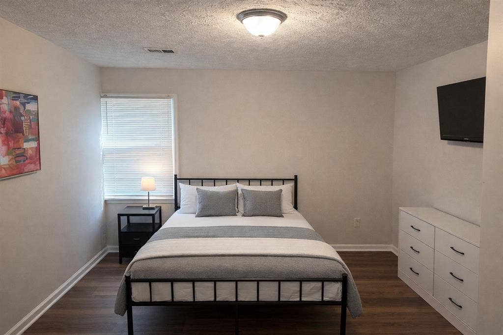 8 BR in Rex