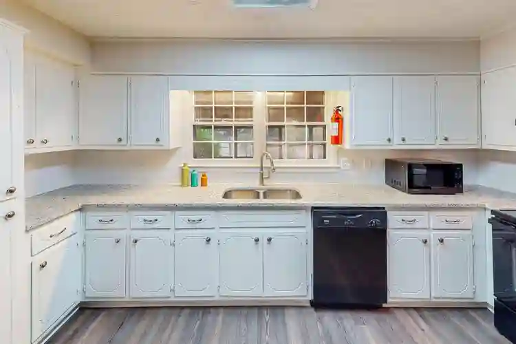 8 BR in Rex