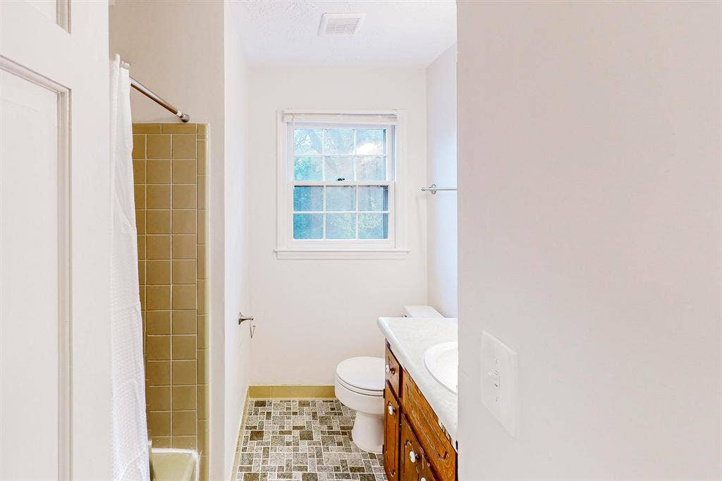8 BR in Rex