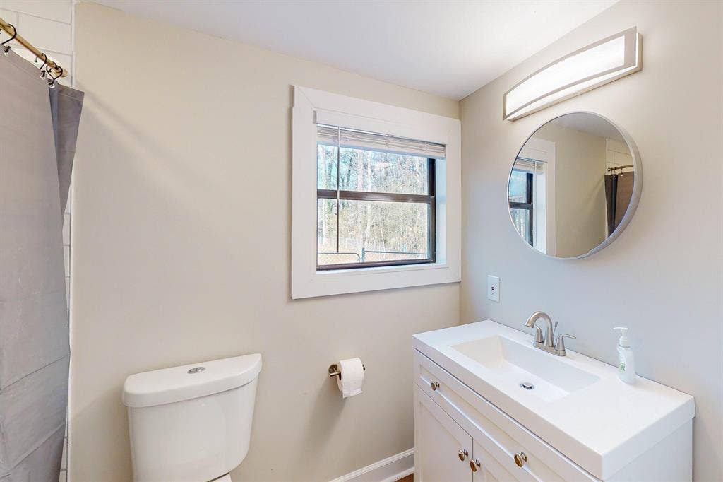 6 BR in Woodstock