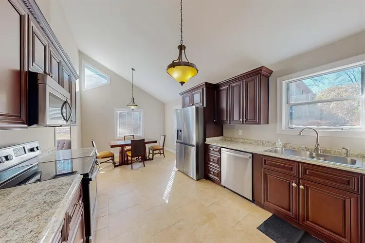 6 BR in Woodstock