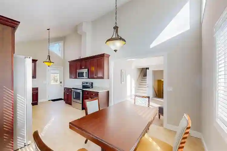 6 BR in Woodstock