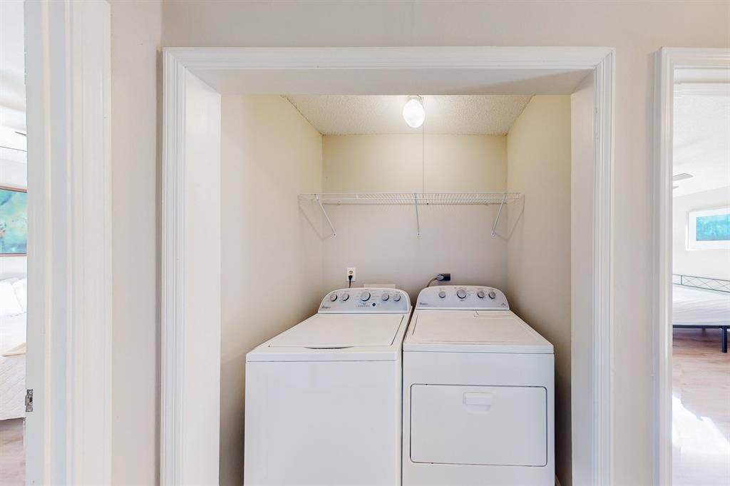 6 BR in Woodstock