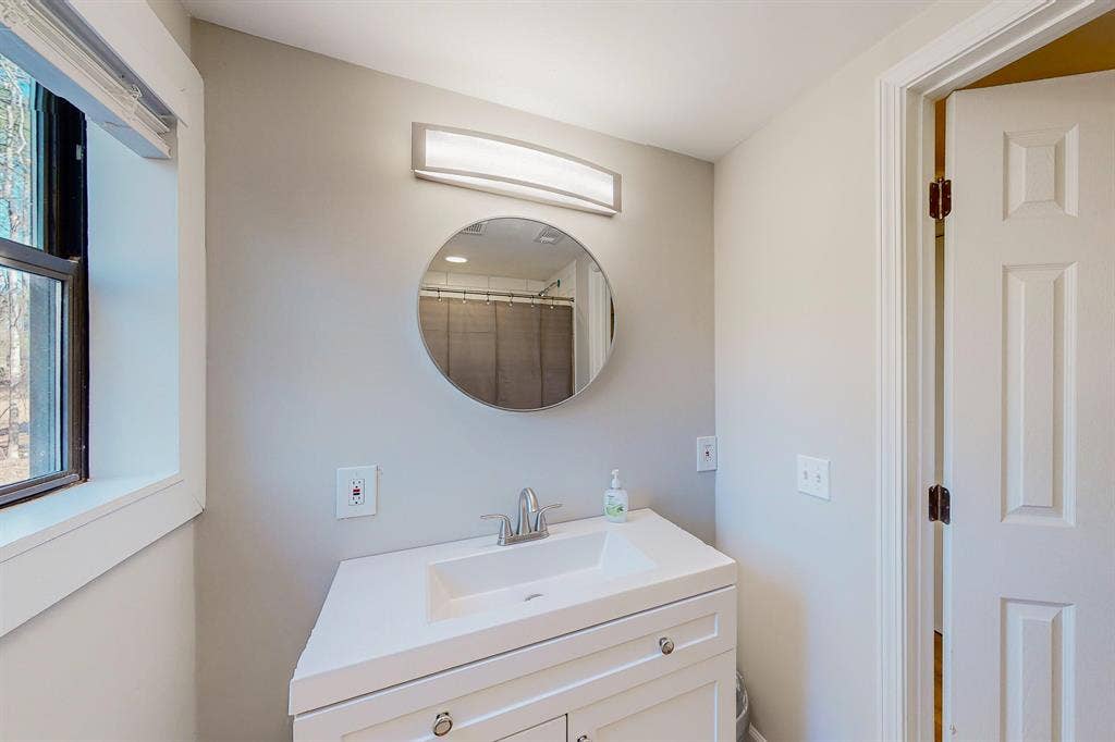 6 BR in Woodstock