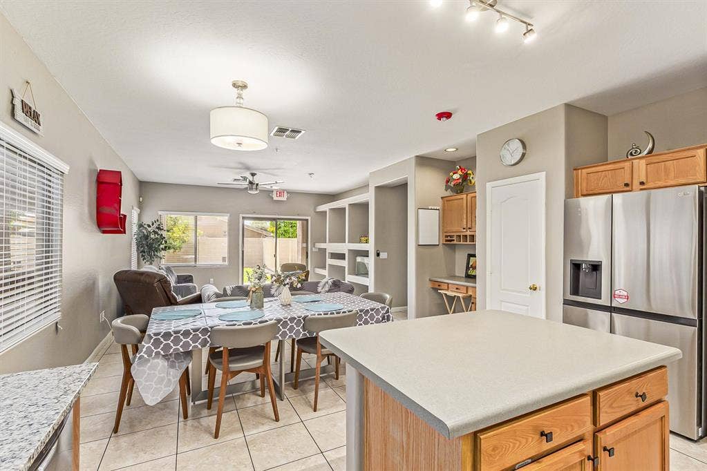 5 BR in Surprise