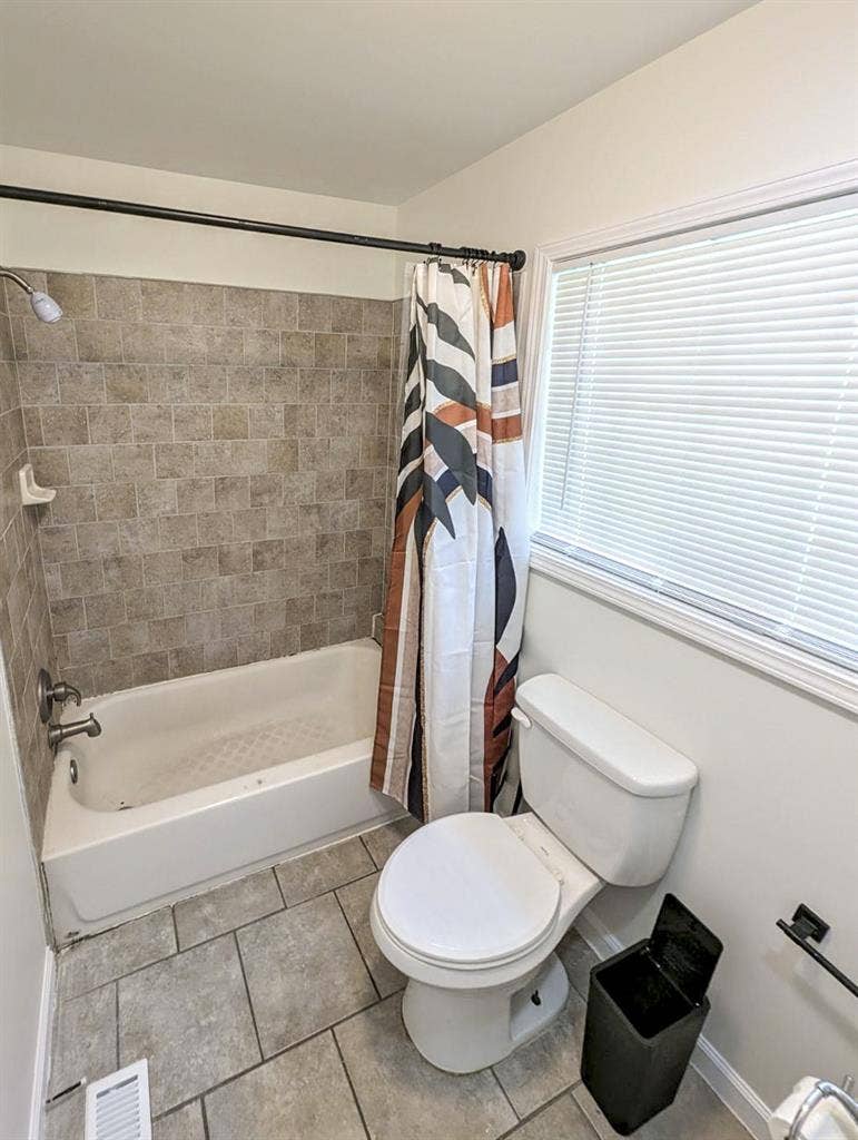 8 BR in Riverdale