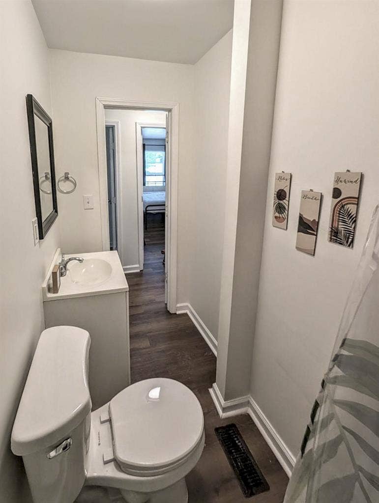 8 BR in Riverdale