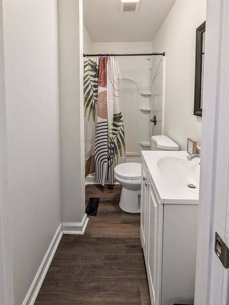 8 BR in Riverdale