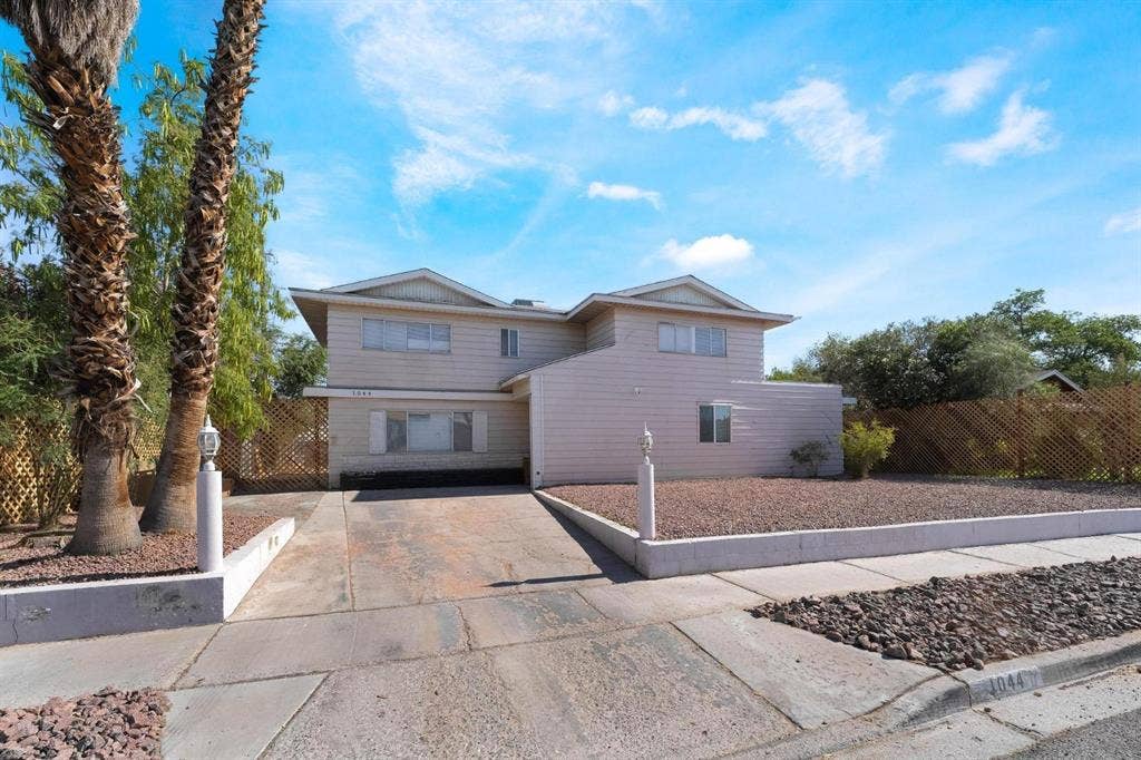 12 BR in Las Vegas
