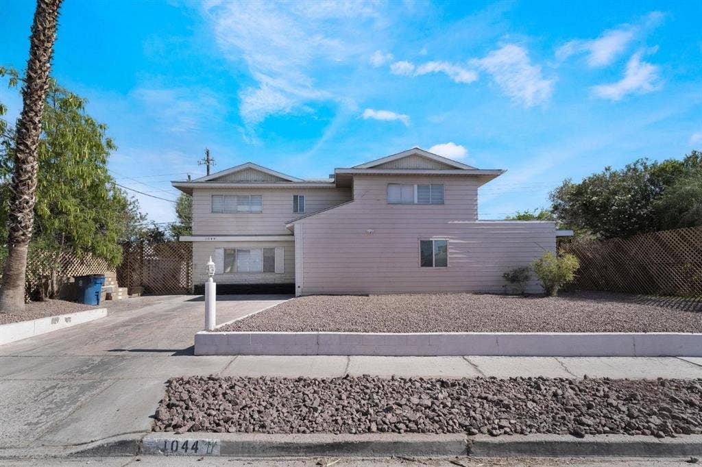 12 BR in Las Vegas