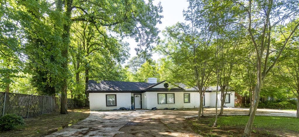 4 BR in Montgomery