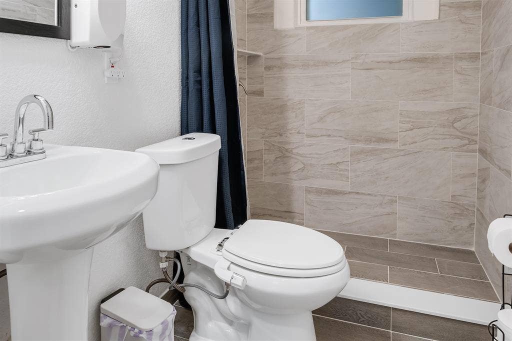 6 BR in Jacksonville