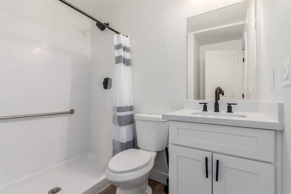 8 BR in Mesa