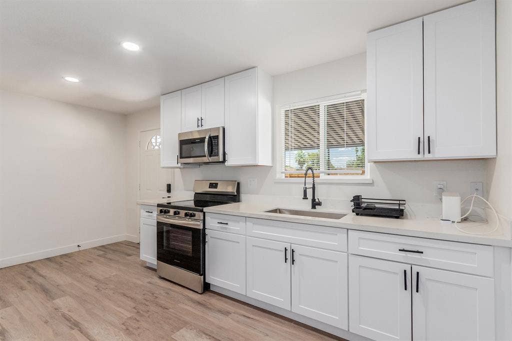 8 BR in Mesa