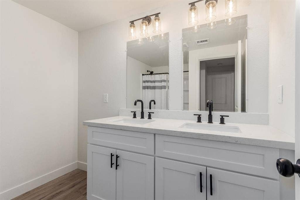 8 BR in Mesa