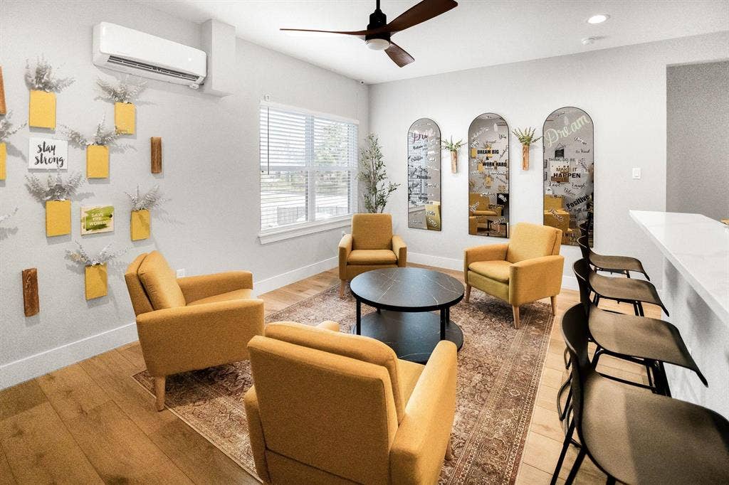5 BR in Houston