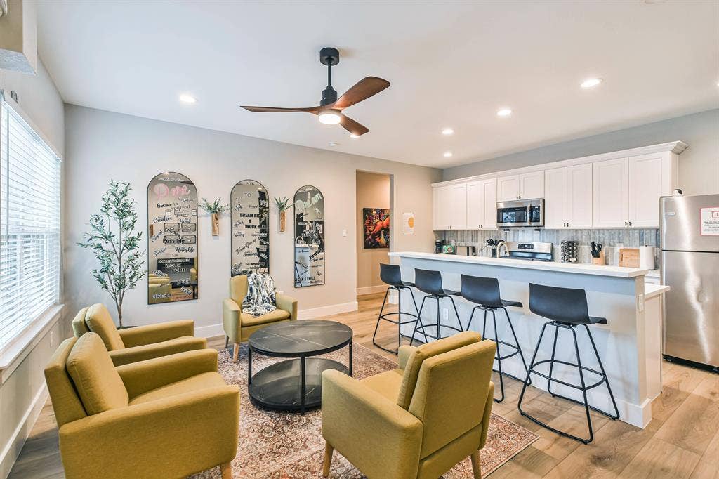 5 BR in Houston